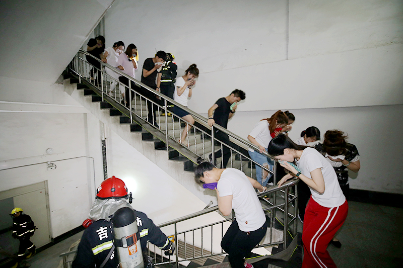长春市举行消防应急救援综合实战演练