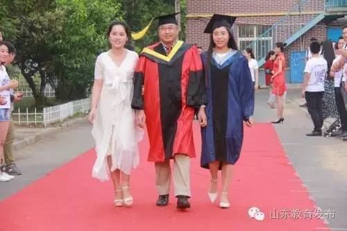 青岛红毯.jpg 青岛红毯.jpg