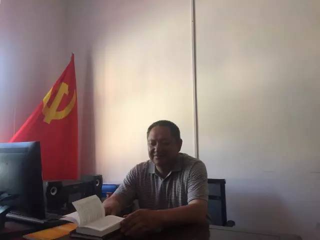 阿合奇县苏木塔什乡苏木塔什村党支部书记贾库拉·穆孜塔帕