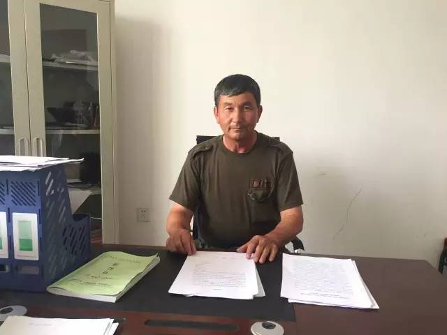 工作中的艾海提·扎克