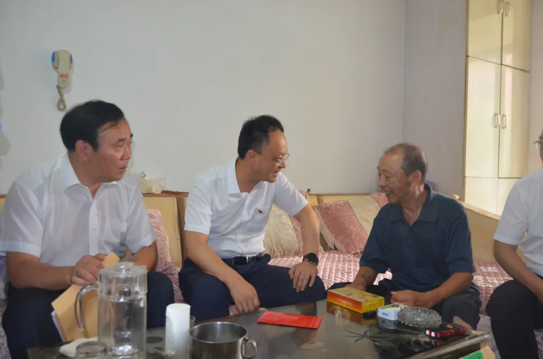 吉林省关爱退役军人和军属烈属协会、吉林省关爱退役军人和军属烈属基金会开展“八一”走访慰问活动