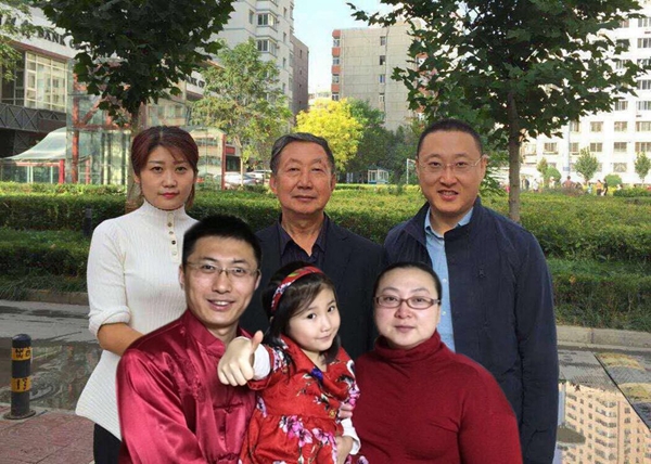 刘锦辉全家福.jpg