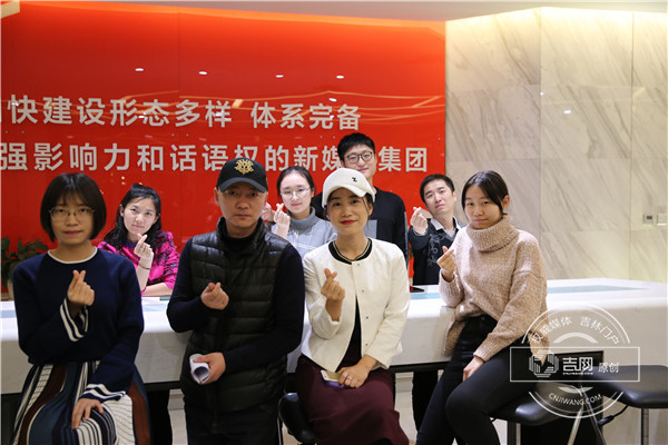 “表白季”微电影拍摄团队为情人节送祝福