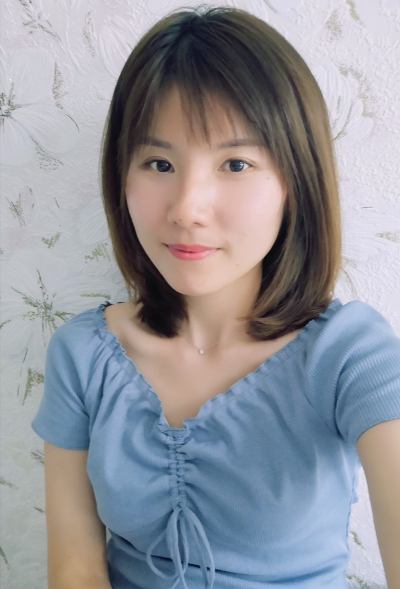 冯雪照片.jpg