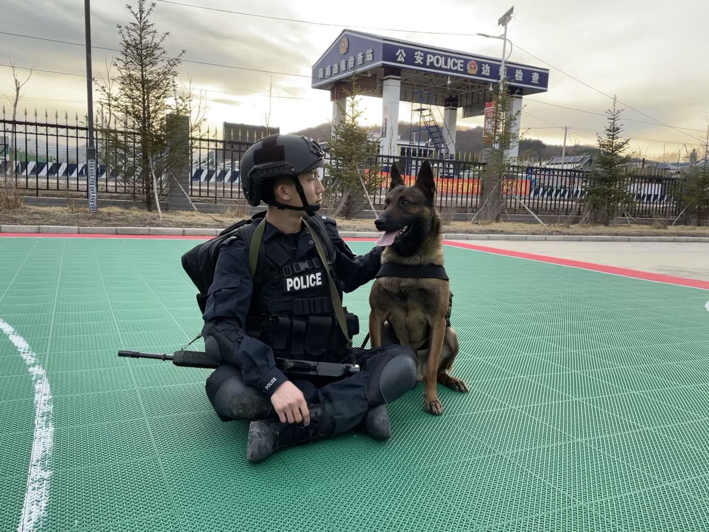 零零后警犬训导员边境线上演绎青春警色