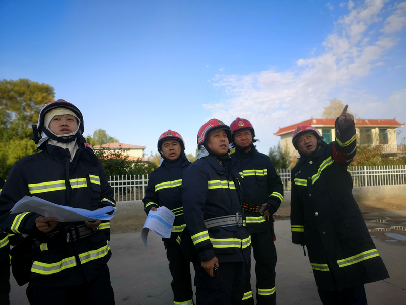 白城消防救援支队组织开展石油化工事故灭火救援综合实战演练 1.jpg 白城消防救援支队组织开展石油化工事故灭火救援综合实战演练 1.jpg