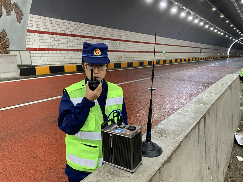 通化开展集通高速开发区隧道雨天测试演练 提升岗位练兵质效 2.jpg