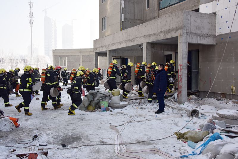 吉林市组织开展高层建筑灭火救援专项实战测试1.jpg 吉林市组织开展高层建筑灭火救援专项实战测试1.jpg