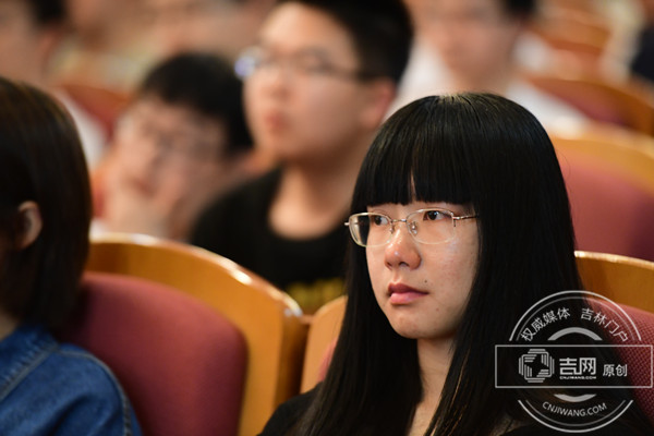 黄大年先进事迹令人潸然泪下