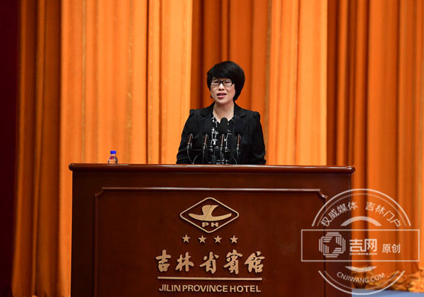 吉林大学党委统战部副部长任波作报告