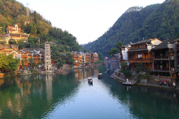 凤凰古城.jpg