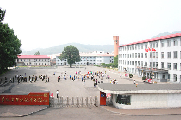 学院院景.jpg