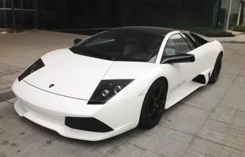 王宝强送马蓉的豪车：生第一胎后买了玛莎拉蒂